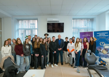 Мистецтво ідеальної усмішки: абітурієнти в гостях у Каразінському клініко-симуляційному стоматологічному центрі!